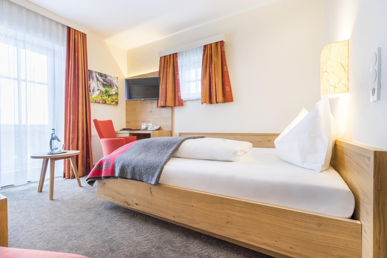 Hotel Alpenland โอเบอร์เทาเอิร์น ภายนอก รูปภาพ